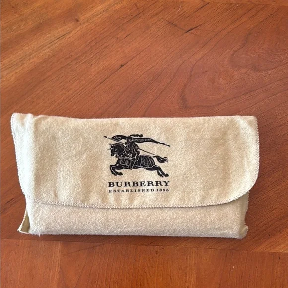 Burberry Pink Clutch Vibrant Leather Wristlet - Picture 4 of 5